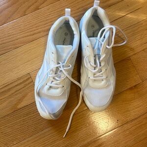 Cheer shoes